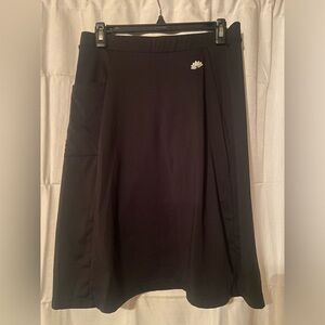 Snoga short leggings sport pocket skirt in black size M